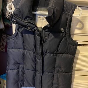 Women’s Abercrombie & Fitch Navy PUFFER vest